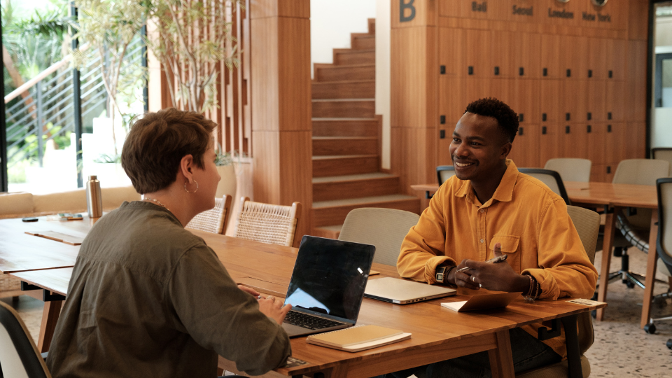 Evaluer le personnel : un enjeu individuel et institutionnel <p style="font-size:14px; text-align:right; line-height:18px">Les 12/05, 27/05/2025 de 09h30 à 16h30 à Huy + 1h30 de visio</p>
