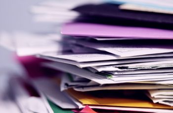 Photo par Alexander Grey pile of printing papers